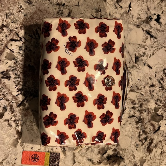 Tory Burch cosmetic case - Picture 5 of 5